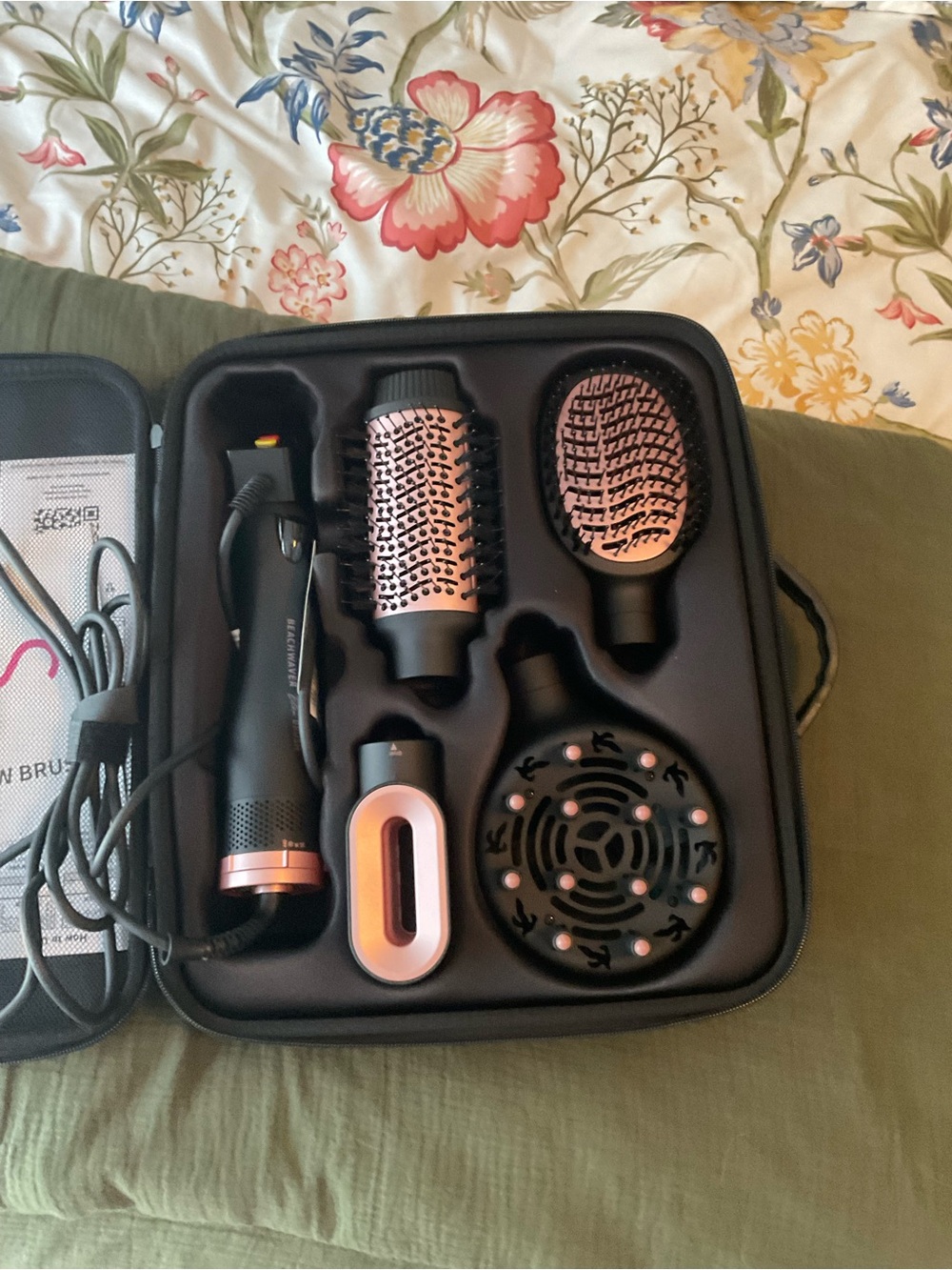 The Beachwaver Co. Styling Set in Black and Rose Gold